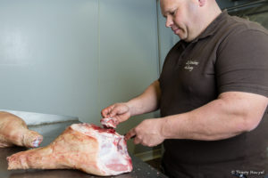 -®Thierry Houyel-Jambons Lessay-2- fabrication - cotentin - normandie