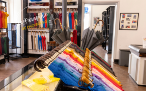 Boutique Collection Parapluie de Cherbourg musée et manufacture Cotentin Tourisme Equipe @ Christophe Roisnel