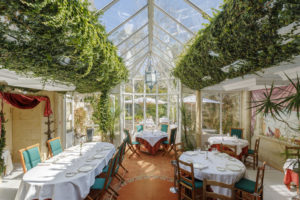 hotel-restaurant-les-fuchsias-veranda@Photographe architecture Normandie Cotentin