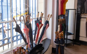 Boutique Parapluie de Cherbourg musée et manufacture Cotentin Tourisme Equipe @ Christophe Roisnel