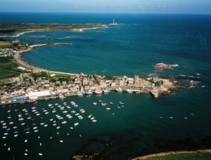 vue aérienne du port de Barfleur - mer - phare de Gatteville - Cotentin Tourisme