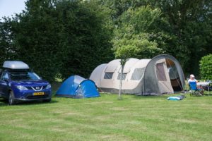 Emplacement de tente dans camping avec étang et piscine en Normandie - Camping Etang des Haizes - La Haye du Puit Cotentin Tourisme