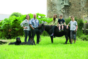 Photo des propriétaires du Manoir du Parc - Activité à faire en famille - Gîte - Sélection d'adresse Cotentin Tourisme