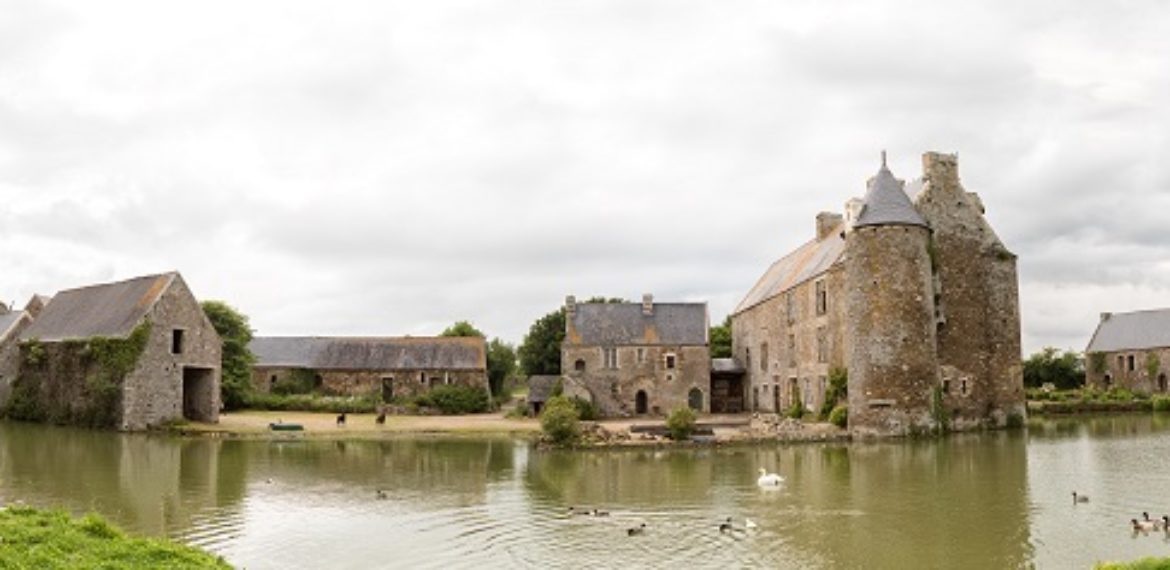 Les manoirs et les corps de ferme de la Côte des Isles - Panorama manoir du parc 20X60