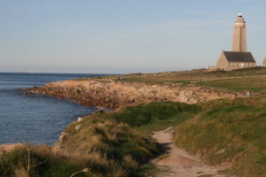 Découvrez le sémaphore du cap Levy dans le Cotentin Tourisme - Normandie : sentiers des Douaniers, randonnées, bord de mer.