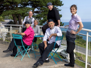 Restaurant La Maison Rouge equipe - bord de mer Cotentin Tourisme