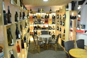 salle-milieu2-restaurant-armoire-à-délices-cave-a-vins-cherbourg-cotentin-normandie@agencesodirect