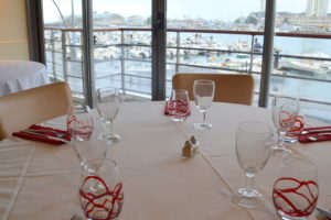 restaurant-la-marina-cherbourg-toile-restaurant-etage-vue-port-cotentin-normandie@agencesodirect