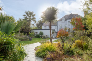 jardin-Hôtel-restaurant-les-ormes-barneville-cotentin-normandie