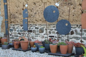poterie-au-gres-du-temps-cotentin-pots-resistants-froid-plantes-jardin