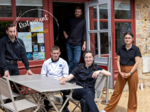 RESTAURANT LE POIS GOURMAND EQUIPE TERRASSE COTENTIN TOURISME