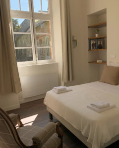 Gîte Abbaye de Blanchelande Cotentin Tourisme MIELLERIE chambre beige